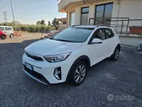 Usata Kia Stonic Style 82 CV (60 kW) 2022 Bianco SUV