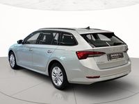 Usata Skoda Octavia Ambition 116 CV (85 kW) 2023 Argento brillante metallizzato Station wagon