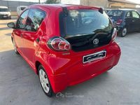 Usata Toyota Aygo Connect Style 68 CV (50 kW) 2011 Rosso Utilitaria