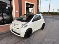 Usata Toyota iQ Trend 68 CV (50 kW) 2011 Bianco Utilitaria