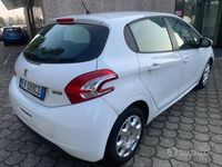Usata Peugeot 208 Allure 68 CV (50 kW) 2014 Bianco Utilitaria