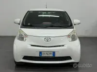 Usata Toyota iQ 68 CV (50 kW) 2011 Bianco Utilitaria