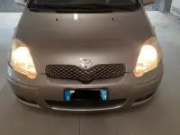 Usata Toyota Yaris Sol 87 CV (63 kW) 2004 Grigio Utilitaria