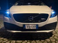 Usata Volvo V40 2015 Bianco Utilitaria