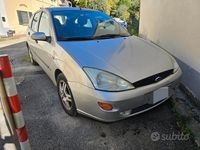 Usata Ford Focus Zetec 101 CV (74 kW) 2000 Grigio Berlina