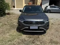 Usata VW T-Roc Life 150 CV (110 kW) 2024 Grigio SUV