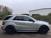Usata Mercedes ML320 224 CV (164 kW) 2009 Argento SUV