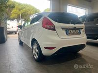Usata Ford Fiesta Titanium 60 CV (44 kW) 2012 Bianco Utilitaria