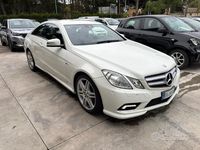 Usata Mercedes E220 170 CV (125 kW) 2012 Bianco Coupé