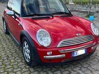 Begagnad Mini One D 75 HK (55 kW) 2005 Röd Halvkombi
