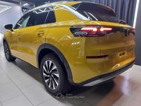 Nuova VW T-Roc 151 CV (111 kW) 2026 Giallo SUV