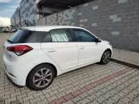 Usata Hyundai i20 Comfort 75 CV (55 kW) 2015 Bianco Utilitaria