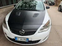 Usata Opel Astra 100 CV (73 kW) 2011 Grigio Berlina