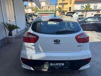 Usata Kia Rio 83 CV (61 kW) 2016 Bianco Berlina