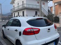 Usata Kia Rio 90 CV (66 kW) 2015 Bianco Utilitaria