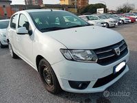 Usata Dacia Sandero Lauréate 75 CV (55 kW) 2013 Bianco Berlina