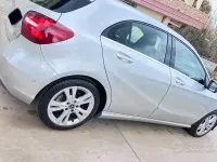 Usata Mercedes A180 Premium 136 CV (100 kW) 2018 Grigio Berlina