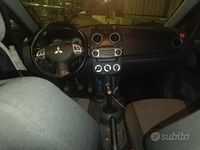 Usata Mitsubishi Colt 90 CV (66 kW) 2010 Bianco Utilitaria