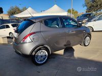 Usata Lancia Ypsilon Gold 69 CV (50 kW) 2017 Grigio Utilitaria