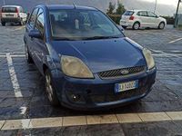 Usata Ford Fiesta Ghia 68 CV (50 kW) 2007 Blu Berlina