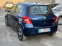 Usata Toyota Yaris Sol 69 CV (50 kW) 2007 Blu Utilitaria