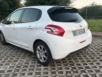 Usata Peugeot 208 68 CV (50 kW) 2013 Bianco Utilitaria