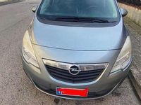 Usata Opel Meriva 110 CV (80 kW) 2011 Argento Monovolume
