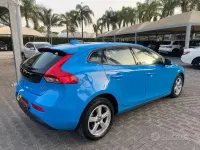 Usata Volvo V40 Momentum 120 CV (88 kW) 2015 Bluazzurro Berlina