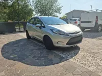Usata Ford Fiesta 60 CV (44 kW) 2010 Grigio Utilitaria