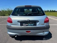 Usata Peugeot 206 60 CV (44 kW) 2001 Grigio Berlina