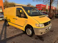 Usata Mercedes Vito 122 CV (89 kW) 2001 Giallo Furgone
