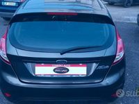 Usata Ford Fiesta Business Edition 75 CV (55 kW) 2017 Grigio Berlina