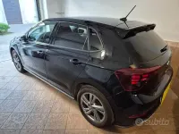 Usata VW Polo R-line 95 CV (69 kW) 2023 Nero Utilitaria