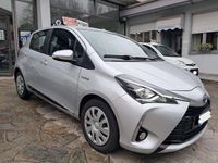 Usata Toyota Yaris Hybrid Active 73 CV (53 kW) 2018 Argento Utilitaria