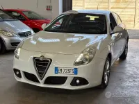 Usata Alfa Romeo Giulietta Progression 120 CV (88 kW) 2012 Bianco Utilitaria