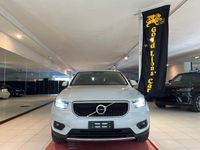 Usata Volvo XC40 Momentum 197 CV (144 kW) 2019 Bianco metallizzato SUV