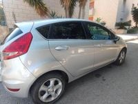 Usata Ford Fiesta Titanium 70 CV (51 kW) 2010 Grigio Utilitaria