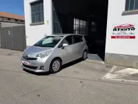 Usata Toyota Verso-S 99 CV (72 kW) 2011 Argento Monovolume