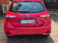 Usata Toyota Yaris Hybrid 73 CV (53 kW) 2018 Rosso Utilitaria