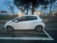Usata Peugeot 208 Active 68 CV (50 kW) 2014 Bianco Utilitaria