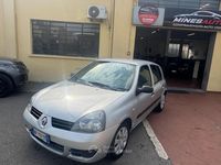 Usata Renault Clio II 58 CV (42 kW) 2008 Gray Berlina