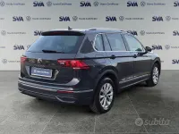 Usata VW Tiguan Life 150 CV (110 kW) 2023 Grigio urano SUV
