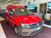 Usata VW Caddy 110 CV (80 kW) 2016 Rosso Monovolume