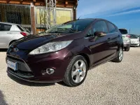 Gebraucht Ford Fiesta 70 PS (51 kW) 2011 Rot Limousine