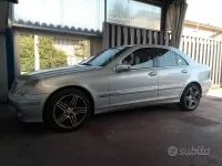 Usata Mercedes C200 122 CV (89 kW) 2005 Grigio Berlina