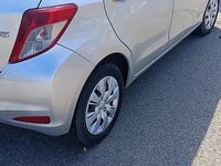 Usata Toyota Yaris 2013 Grigio Utilitaria