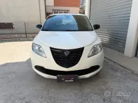 Usado Lancia Ypsilon 80 HP (58 kW) 2015 Branco Citadino