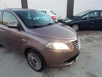 Usata Lancia Ypsilon Platinum 69 CV (50 kW) 2015 Viola Utilitaria