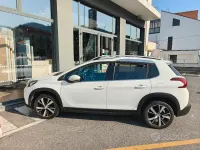 Usata Peugeot 2008 99 CV (72 kW) 2017 Bianco SUV