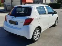 Usata Toyota Yaris Lounge 69 CV (50 kW) 2016 Bianco Berlina